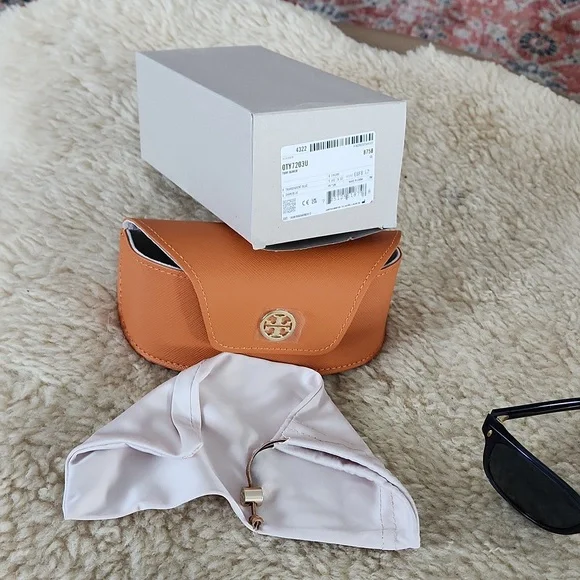NWT IOB Tory Burch Transparent Blue Soft Square Sunglasses 👓💙🎁